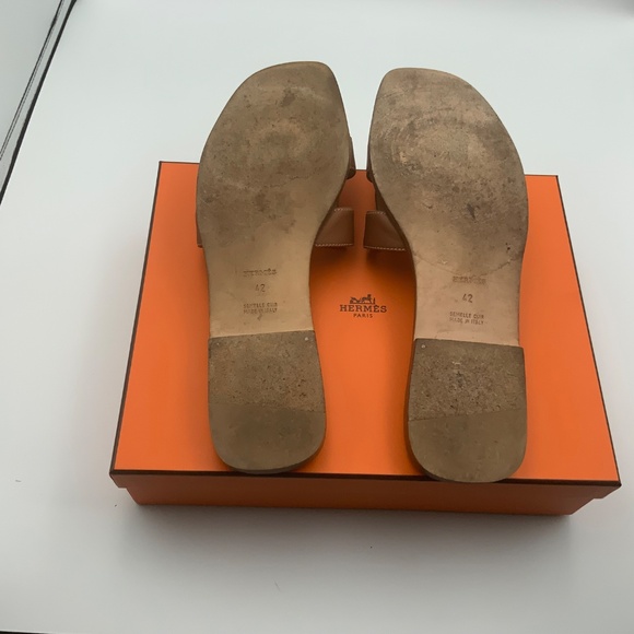 HERMES ORAN WOMENS LEATHER SANDAL - Picture 4 of 5